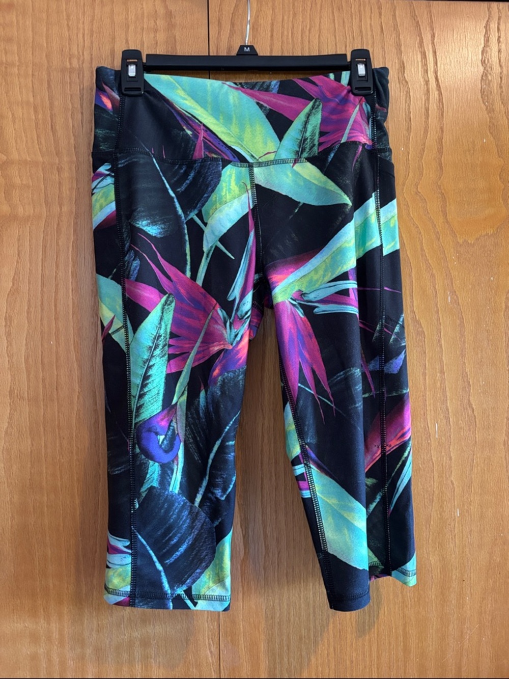 DSG, capri leggings, multicolored tropical print, medium